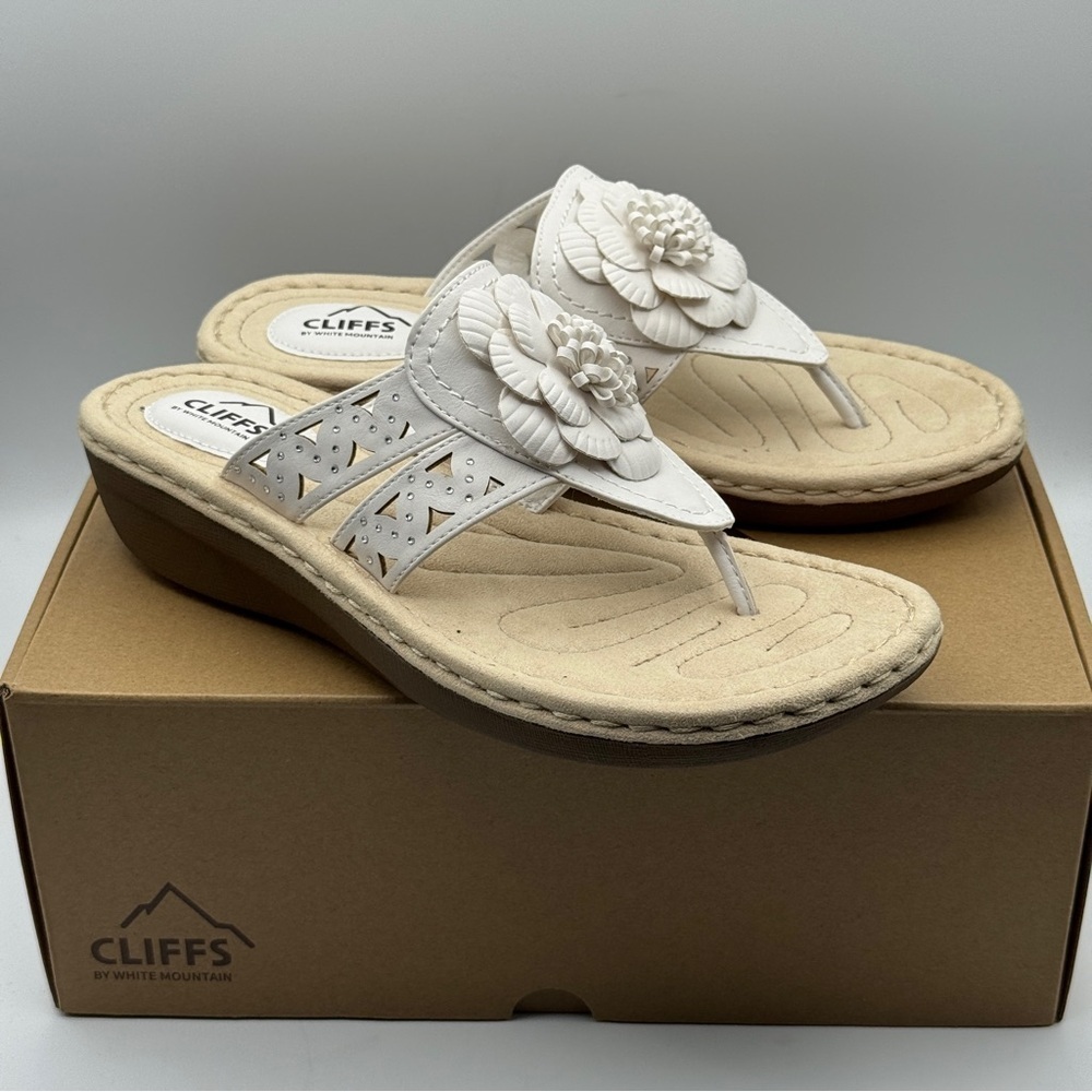 Cliffs by White Mountain Cynthia Floral Sandals | Size 9.5